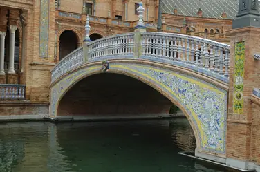 A tiled bridge at Plaza de España